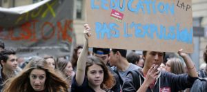 french-high-school-students-attend-a-demonstration-in-paris-to-protest-against-the-expulsion-of-a-15-year-old-kosovar-schoolgirl-leonarda-dibrani_4213274