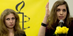 6915137-les-pussy-riot-a-poutine-vous-n-en-avez-pas-marre