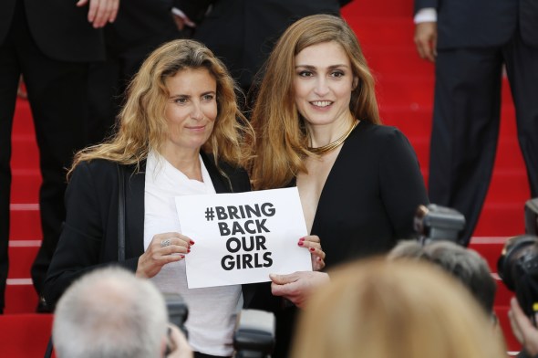Bring-Back-Our-Girls-Julie-Gayet-et-Lisa-Azuelos-se-mobilisent-a-Cannes-le-17-mai-2014_exact1024x768_l