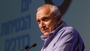 F131029DV014-e1384030721506-305x172