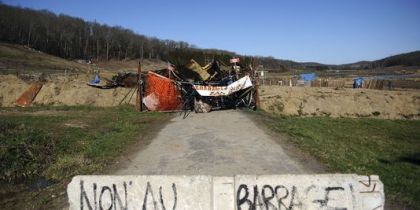 4588475_3_2087_une-entree-de-la-zad-pres-du-barrage_eed1bc22817d206f3f1927decbeaf0fa