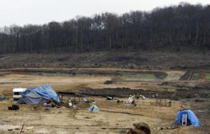 648x415_campement-zadistes-pres-site-conteste-retenue-eau-a-sivens-tarn-6-janvier-2015