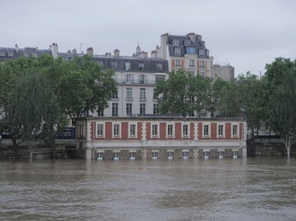 Paris: River Seine floods quays after days of torrential downpours
